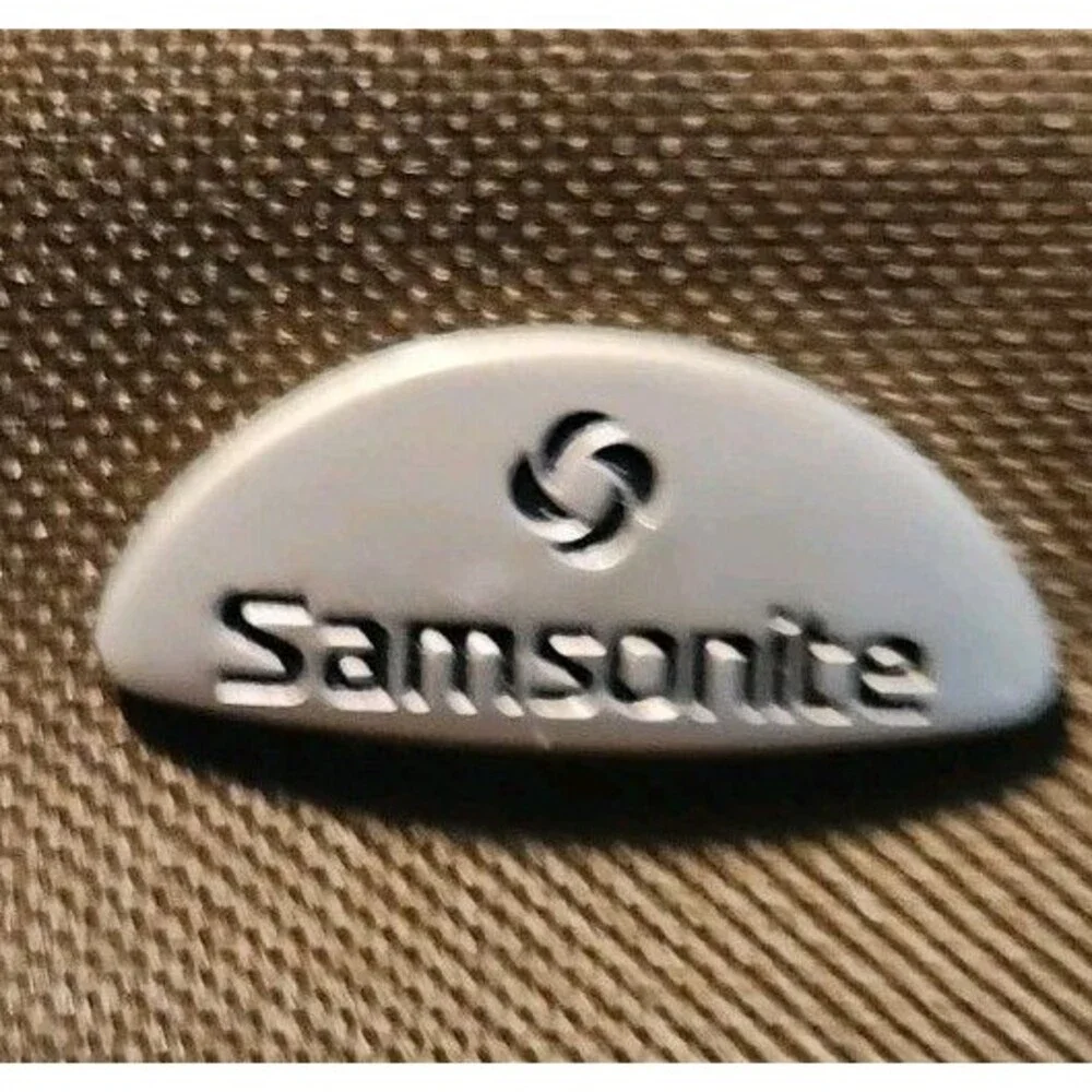 Samsonite independence 2004